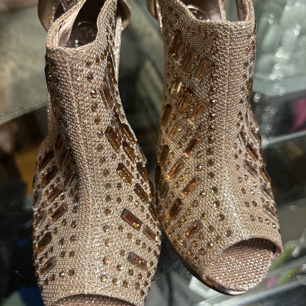 Cindy  blink heels